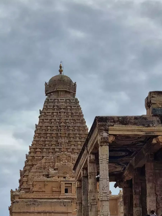 भारत के सबसे अमीर मंदिर जिनकी संपत्ति देख के उड़ जाएंगे होश !
